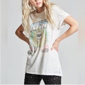 Recycled Karma KISS graphic t-shirt white - medium